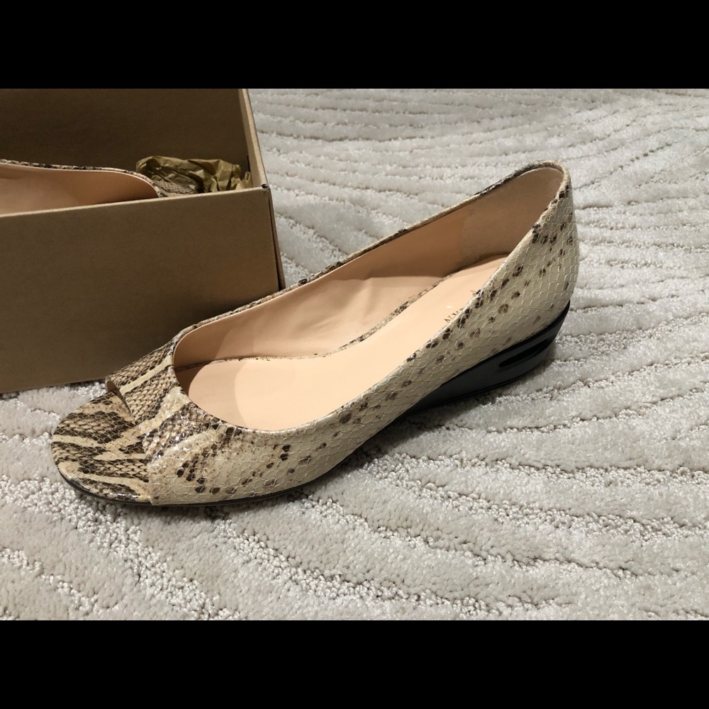 Cole Haan wedge size 8
